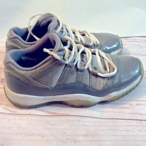 Air Jordan 11 Retro 2010 Cool Grey Sz 6.5Y Big Kids Women 8